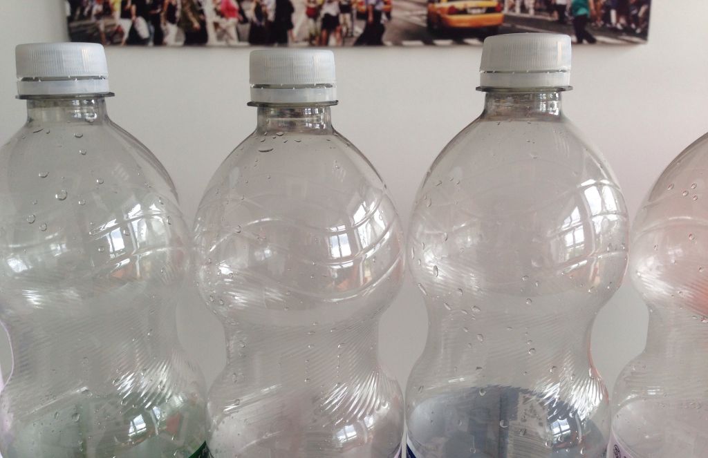 Drei Kunststoffflaschen - RESORTI-Blog