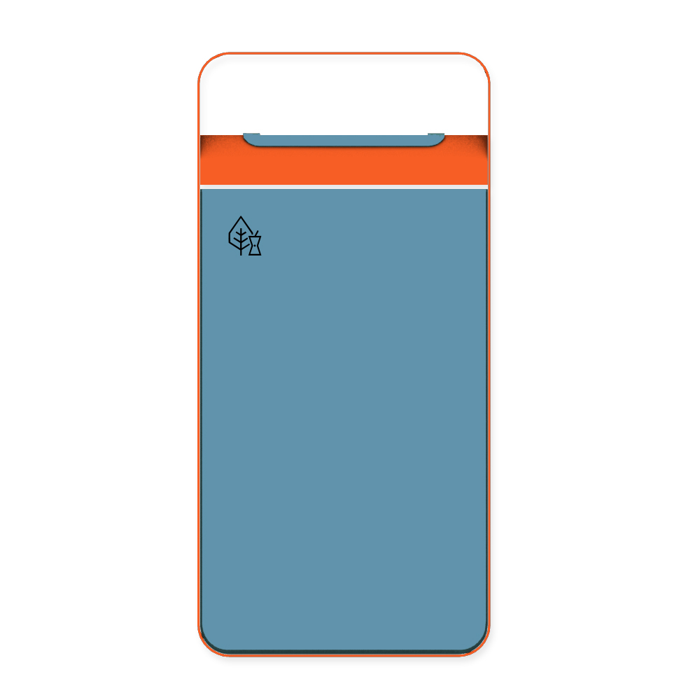 Die Abb. zeigt die Vorderseite des EGOÉ Abfallbehälters I20 mit Piktogramm Biomüll, Dach - 60 Liter mit Piktogramm Biomüll, Farbe Rahmen Hellrotorange (RAL 2008) und Farbe Korpus Pastellblau (RAL 5024).