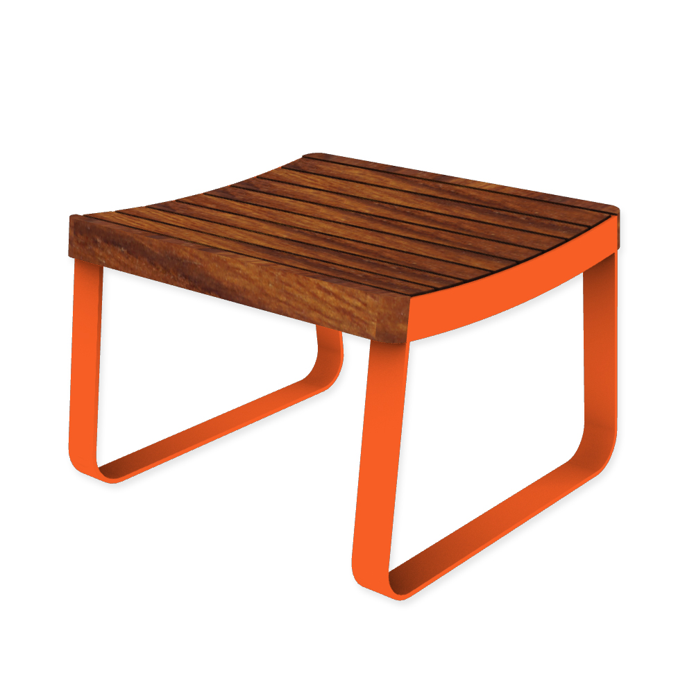 Die Abb. zeigt den EGOÉ Hocker I1 in Hellrotorange (RAL 2008) mit Thermoesche geölt.